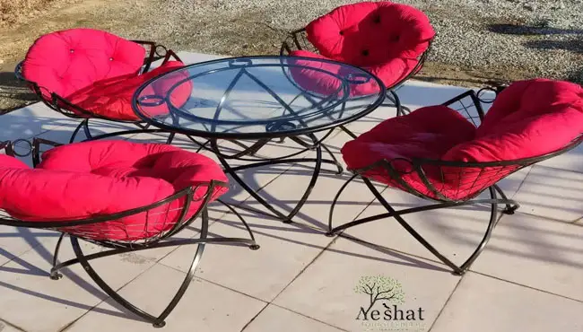 ست ۴ نفره صندلی باغی نو مدل مهتاب با تشک قرمز با قیمتی نزدیک به قیمت میز و صندلی باغی دست دوم