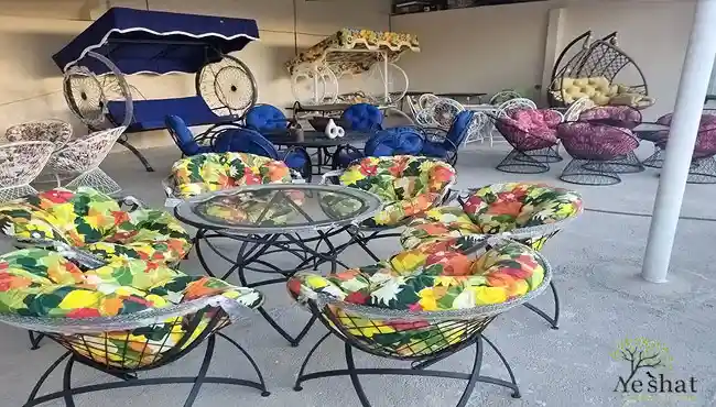 شو روم محصولات میز و صندلی ویلایی برای نیاوران شامل سه مدل میز و صندلی و تاب ستش در گالری نشاط